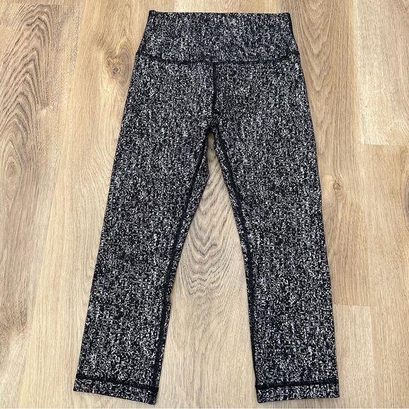 Lululemon Wunder Under High-Rise 21" Luon Cropped Leggings size 4 - Picture 2 of 11